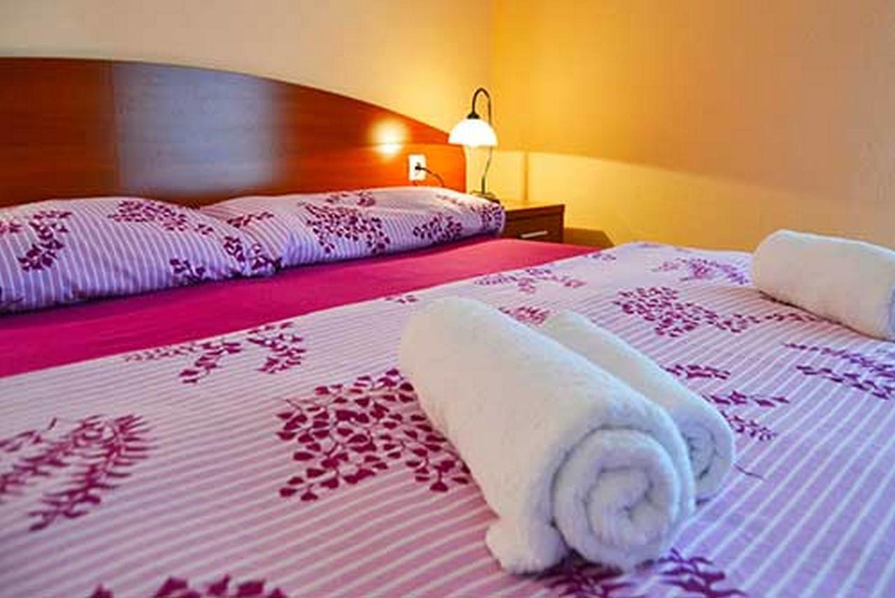 Apartments Barisic Hrvatskih Zrtava 404 Seget Vranjica Trogir Ngoại thất bức ảnh