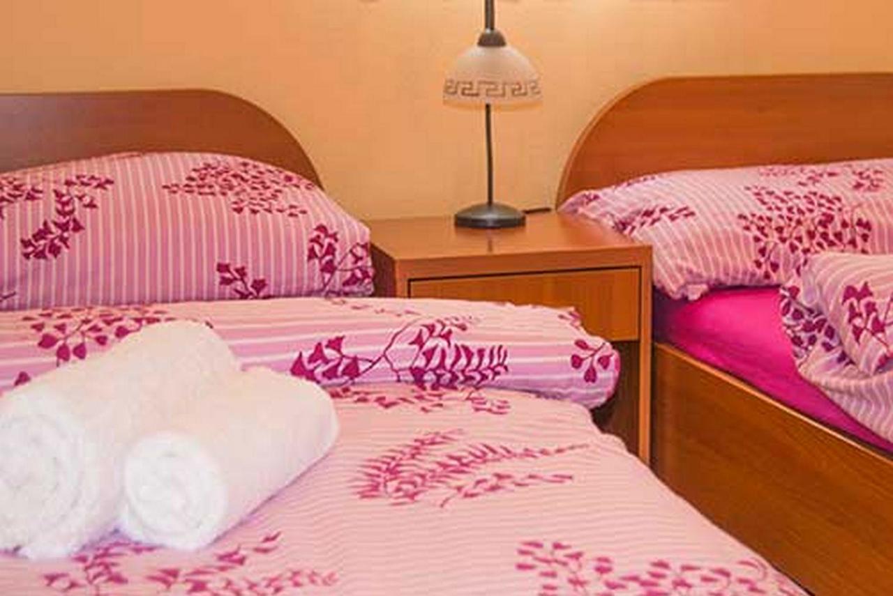 Apartments Barisic Hrvatskih Zrtava 404 Seget Vranjica Trogir Ngoại thất bức ảnh