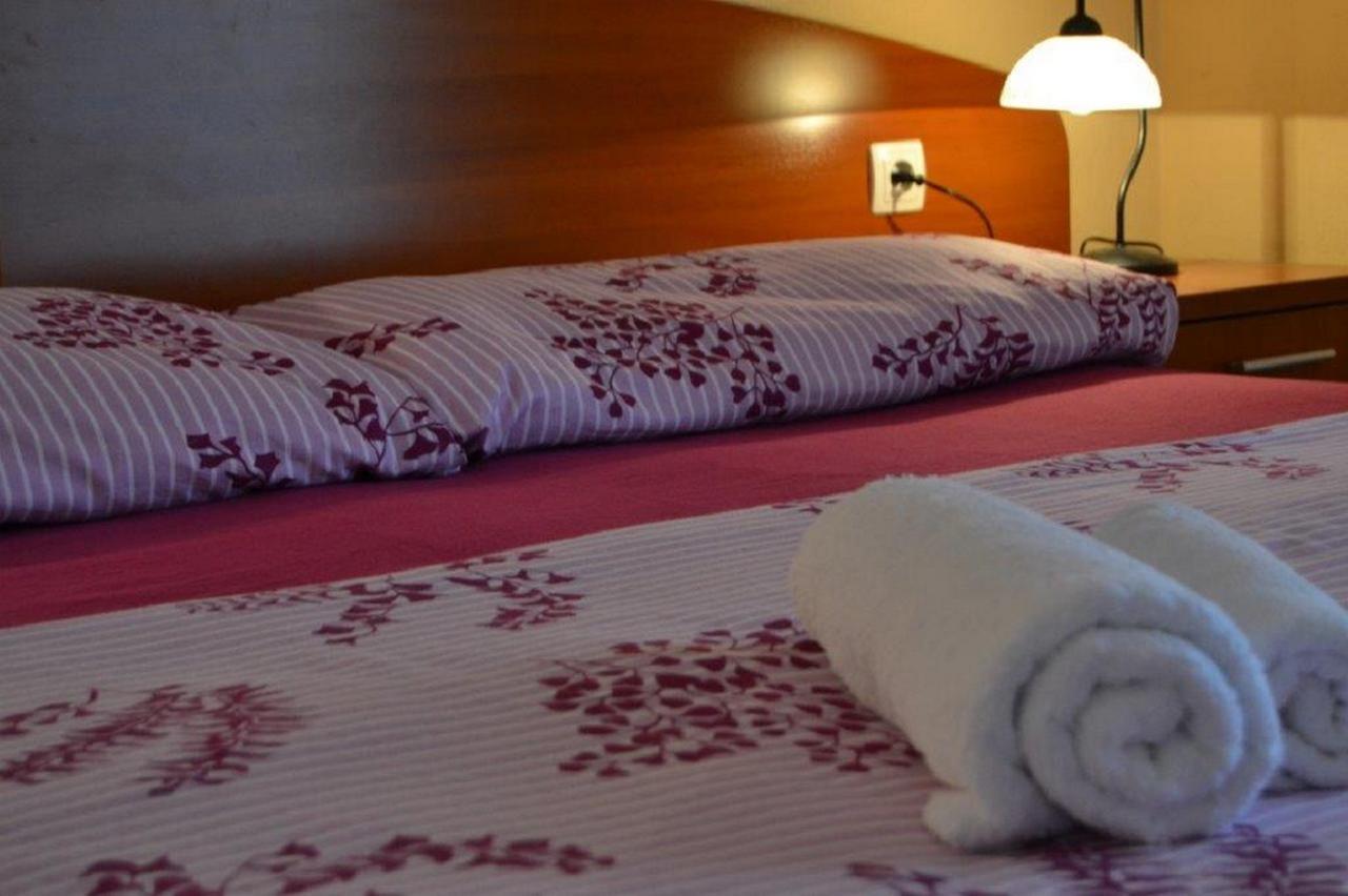 Apartments Barisic Hrvatskih Zrtava 404 Seget Vranjica Trogir Ngoại thất bức ảnh
